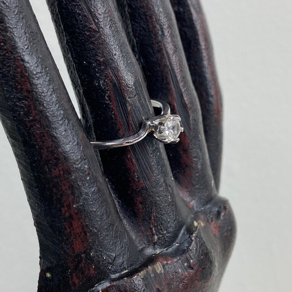 Vintage Signed AJ II Silver Tone Clear Gemstone Bypass Solitaire Ring Size 9.5 - Picture 2 of 7